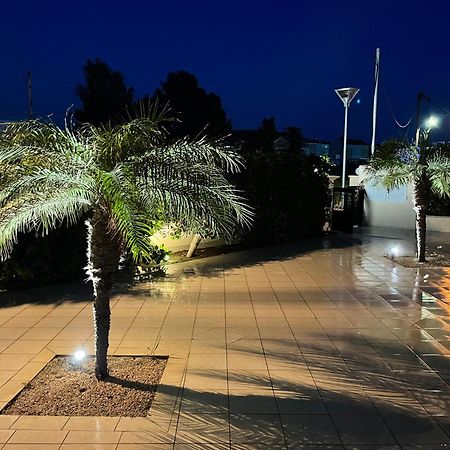 White&Blue Luxury Suites Ialysos  Buitenkant foto