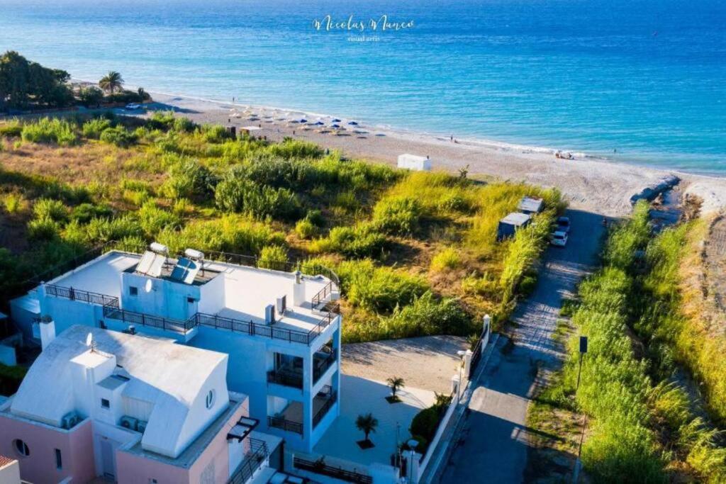 White&Blue Luxury Suites Ialysos  Buitenkant foto