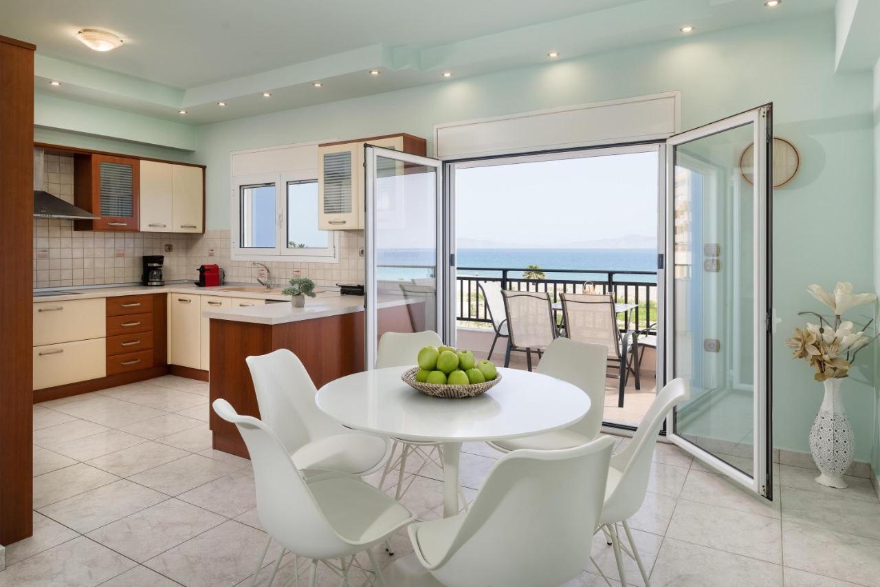 White&Blue Luxury Suites Ialysos  Buitenkant foto