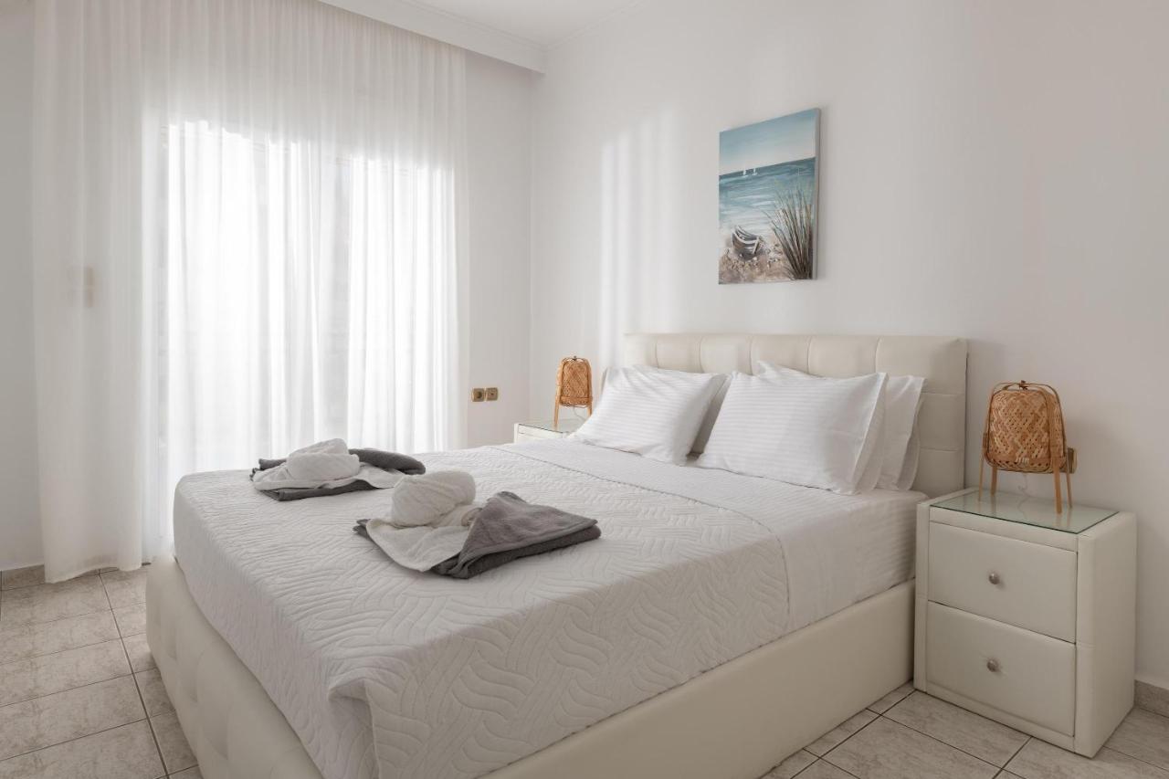White&Blue Luxury Suites Ialysos  Buitenkant foto