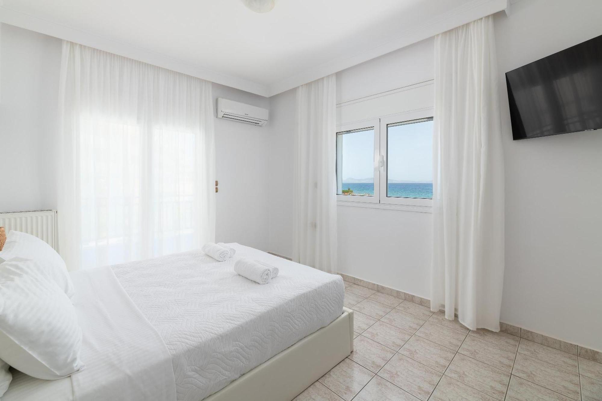 White&Blue Luxury Suites Ialysos  Buitenkant foto