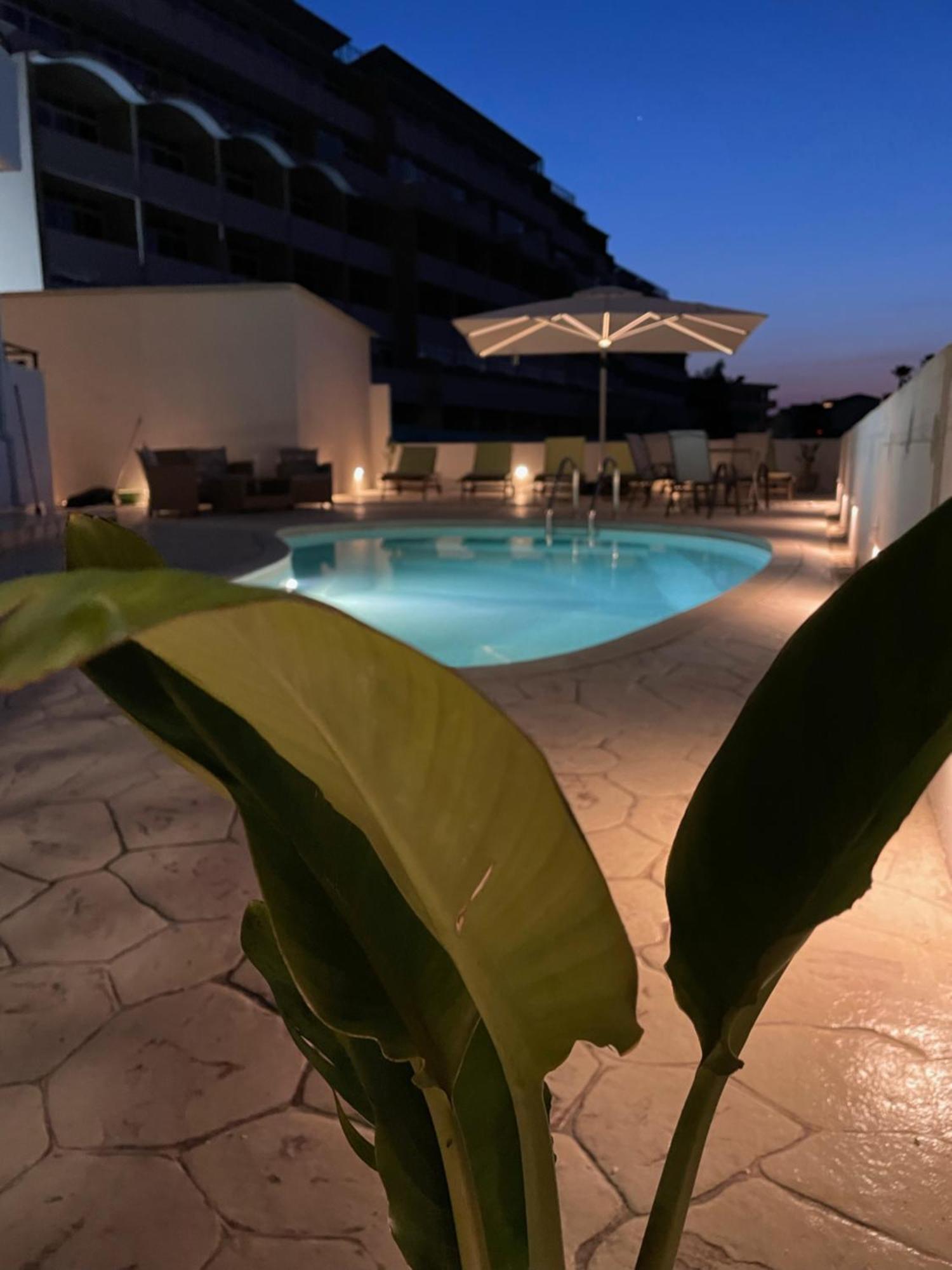 White&Blue Luxury Suites Ialysos  Buitenkant foto